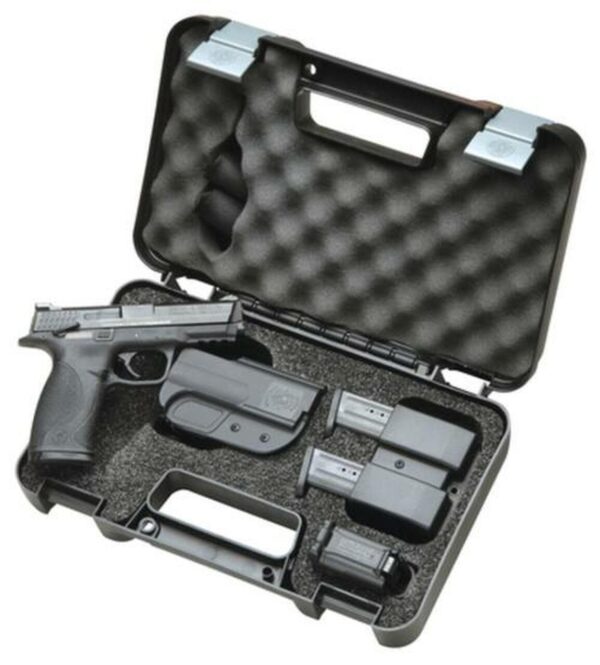 Smith & Wesson M&P 40 Carry and Range Kit, 15rd Mags, Holster, Magazine Pouch, Earplugs, 3 Magazines & Speed Loader
