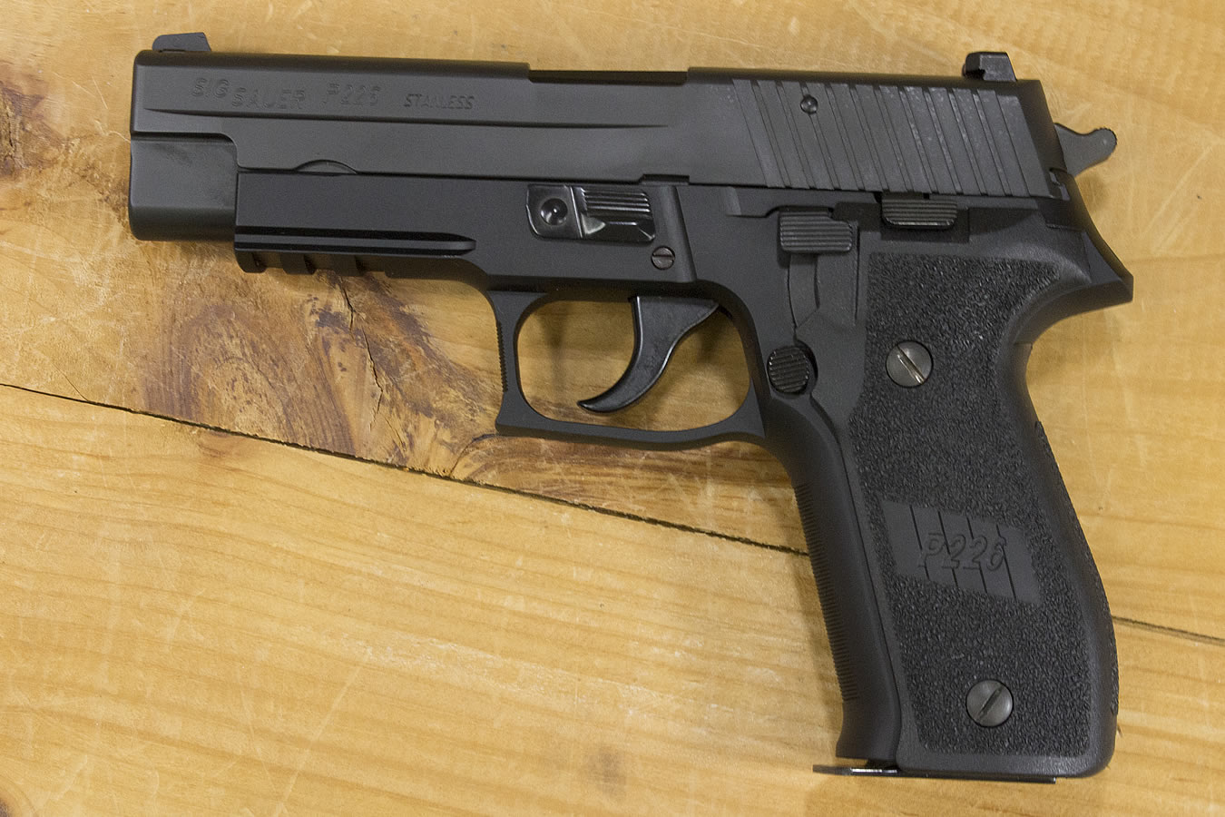 P226R 40 S&W DA/SA Police Trade-Ins (Very Good Condition) - Firearms | The Gun Shop