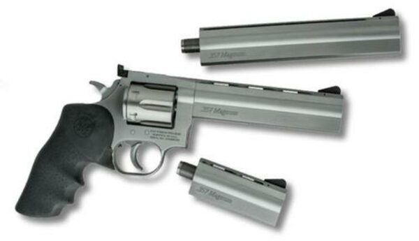 Dan Wesson, 715, Double Action/Single Action Full Size Revolver, 357 Magnum, 4" Barrel, Steel Frame, Stainless Finish, Rubber Grips, AS 6Rd