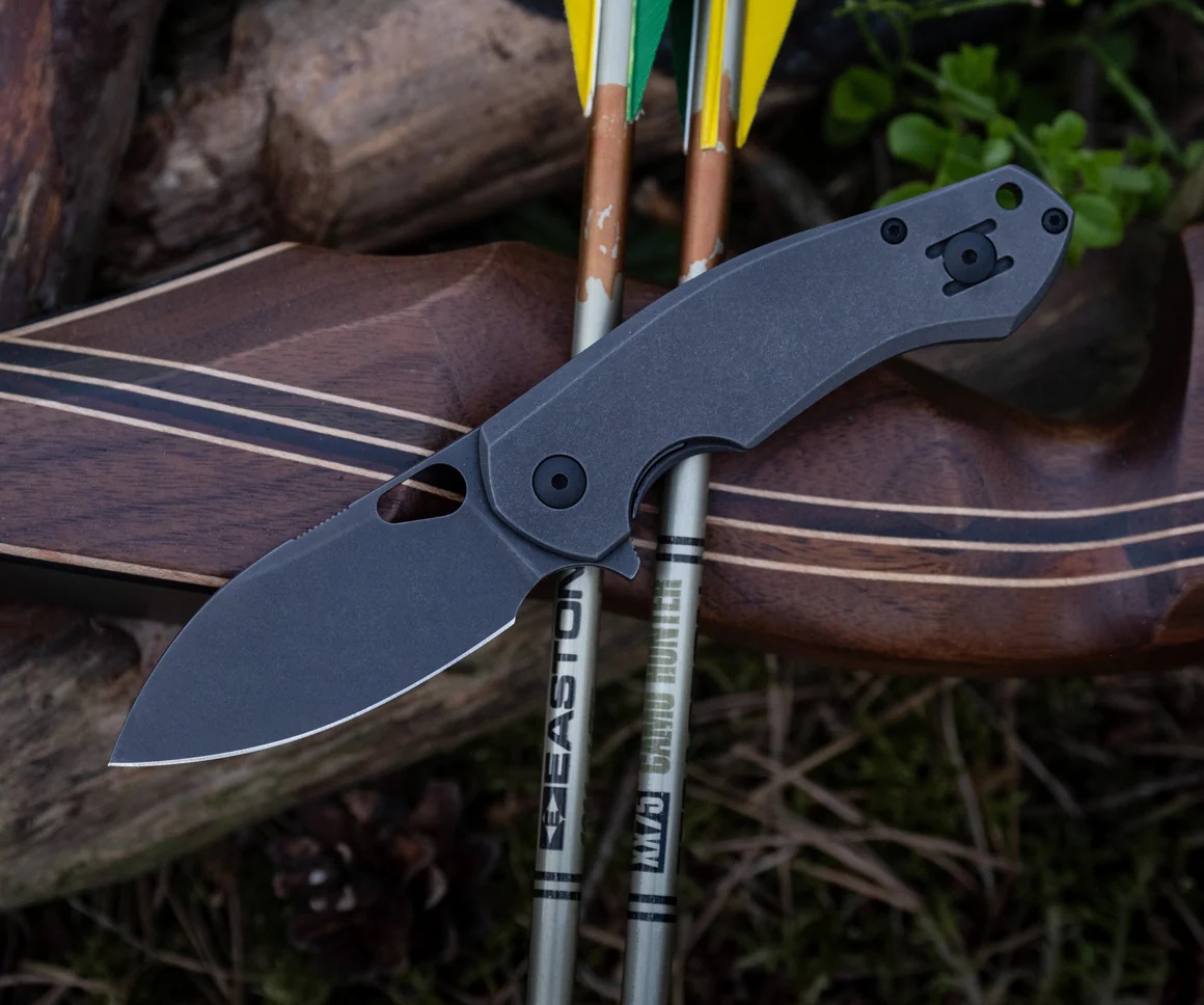 the GiantMouse Ace Biblio FL Blackout